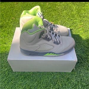 Jordan 5. Green bean